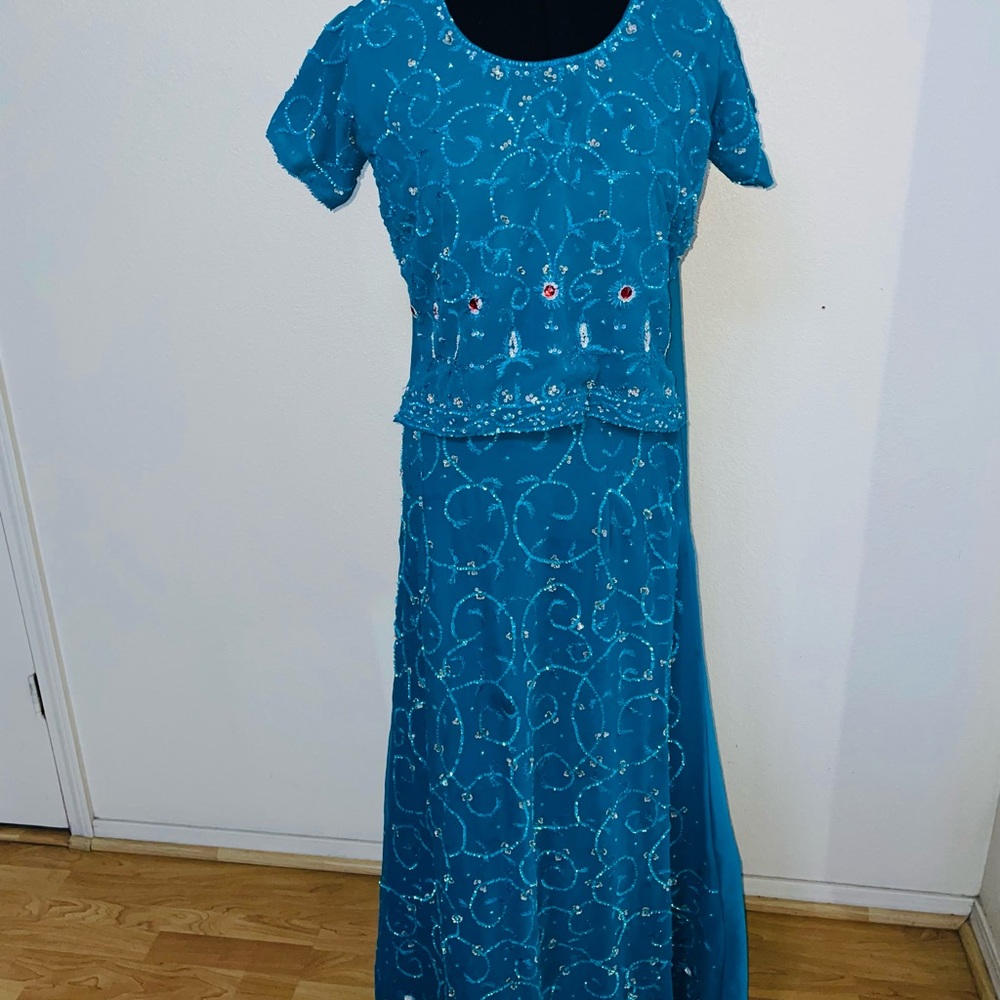 Elegant Blue Embroidered Women's Skirt Set